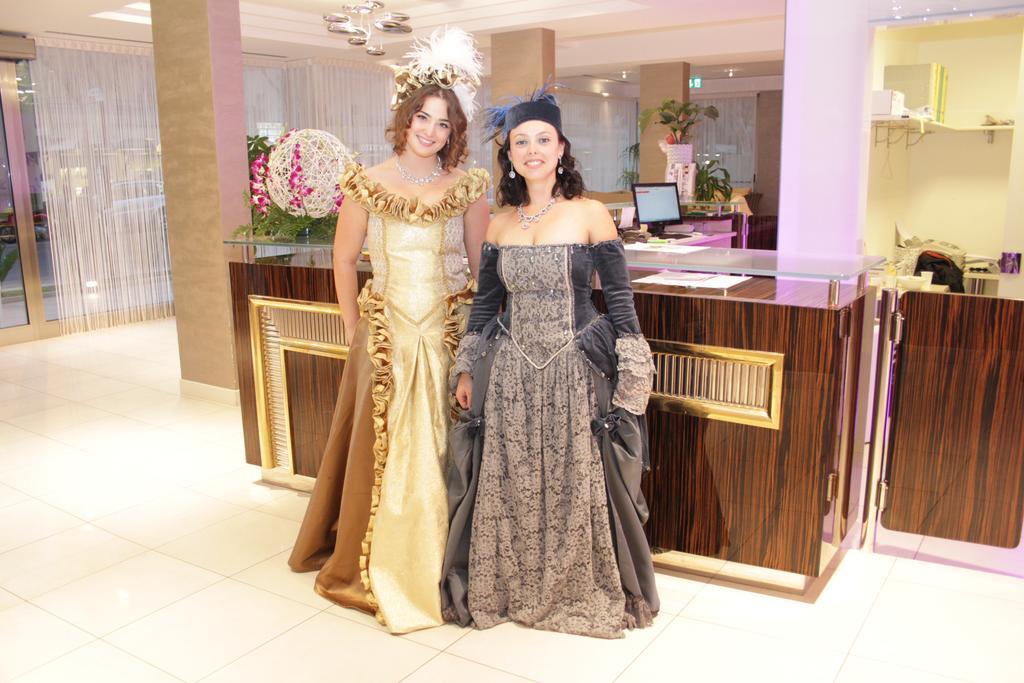 Terminal Palace & Spa Римини Екстериор снимка