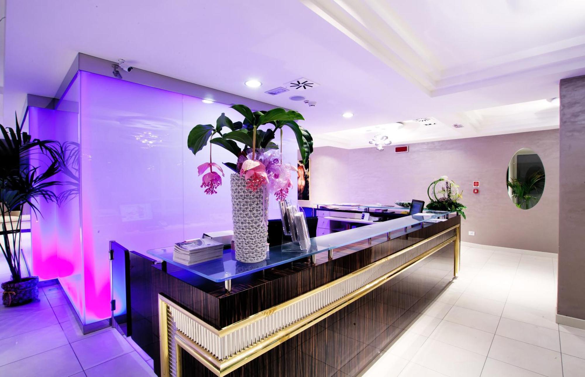 Terminal Palace & Spa Римини Екстериор снимка