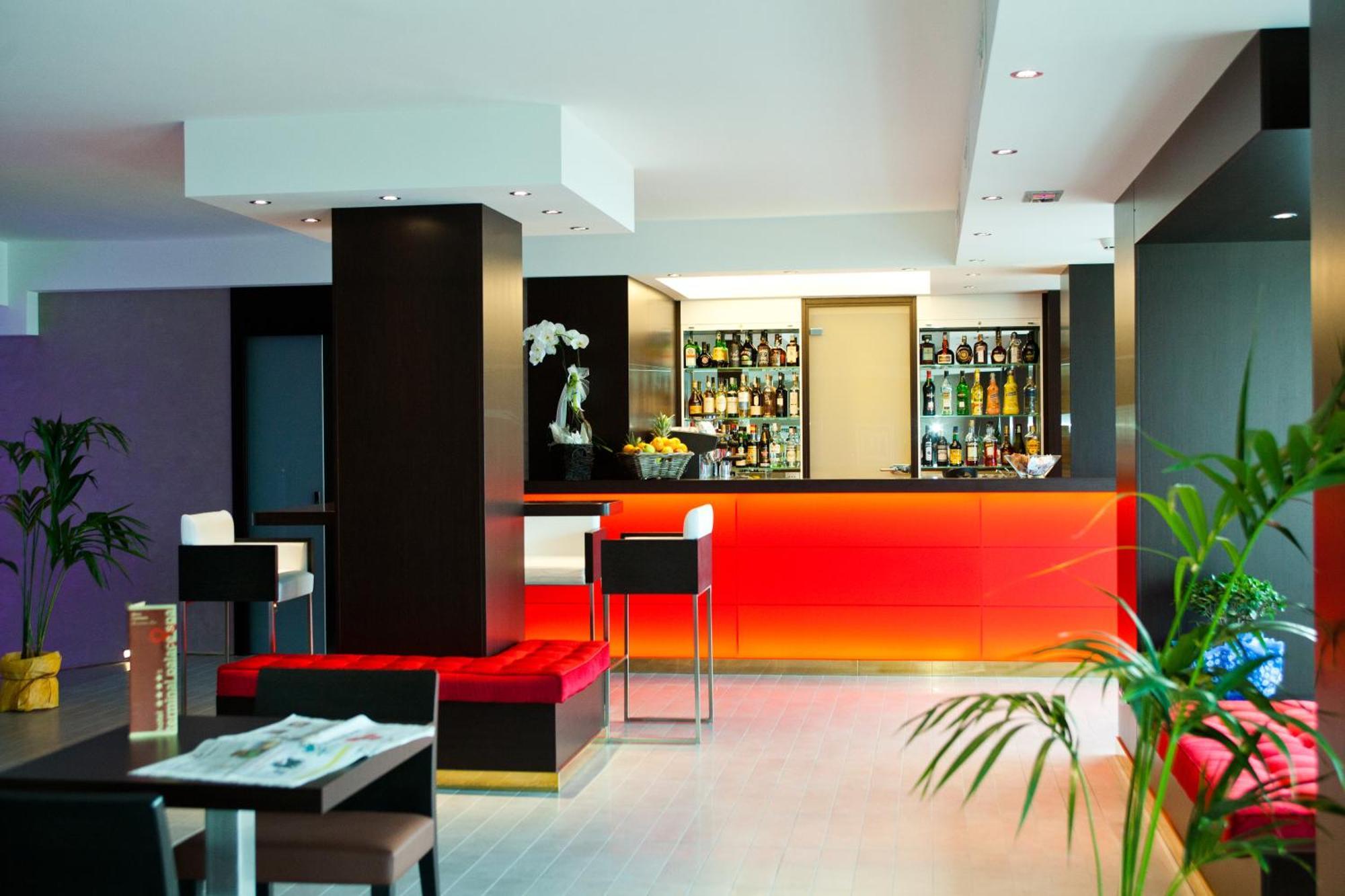 Terminal Palace & Spa Римини Екстериор снимка