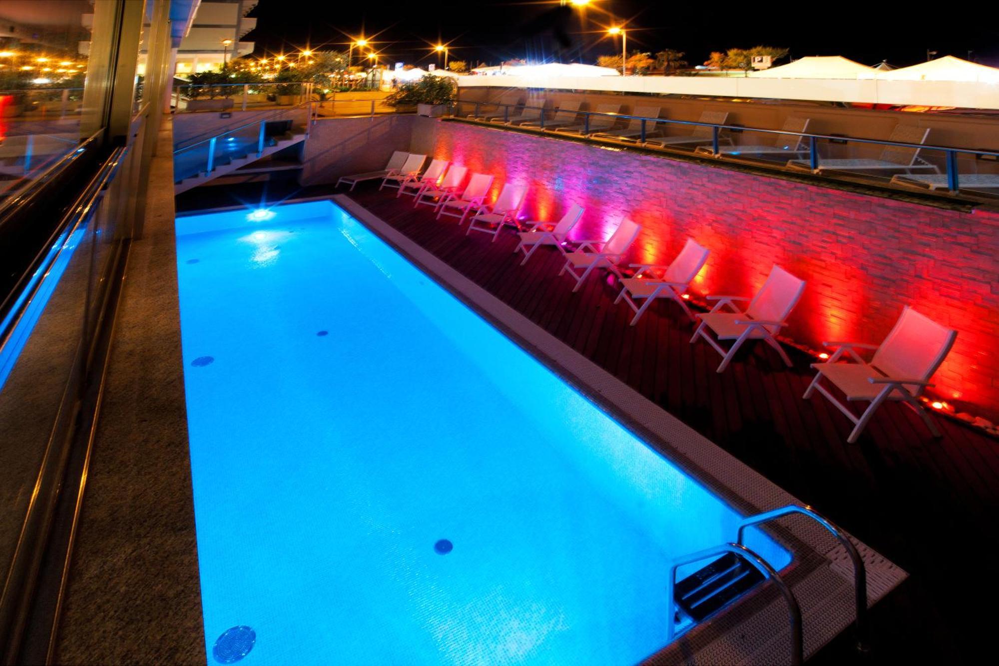 Terminal Palace & Spa Римини Екстериор снимка