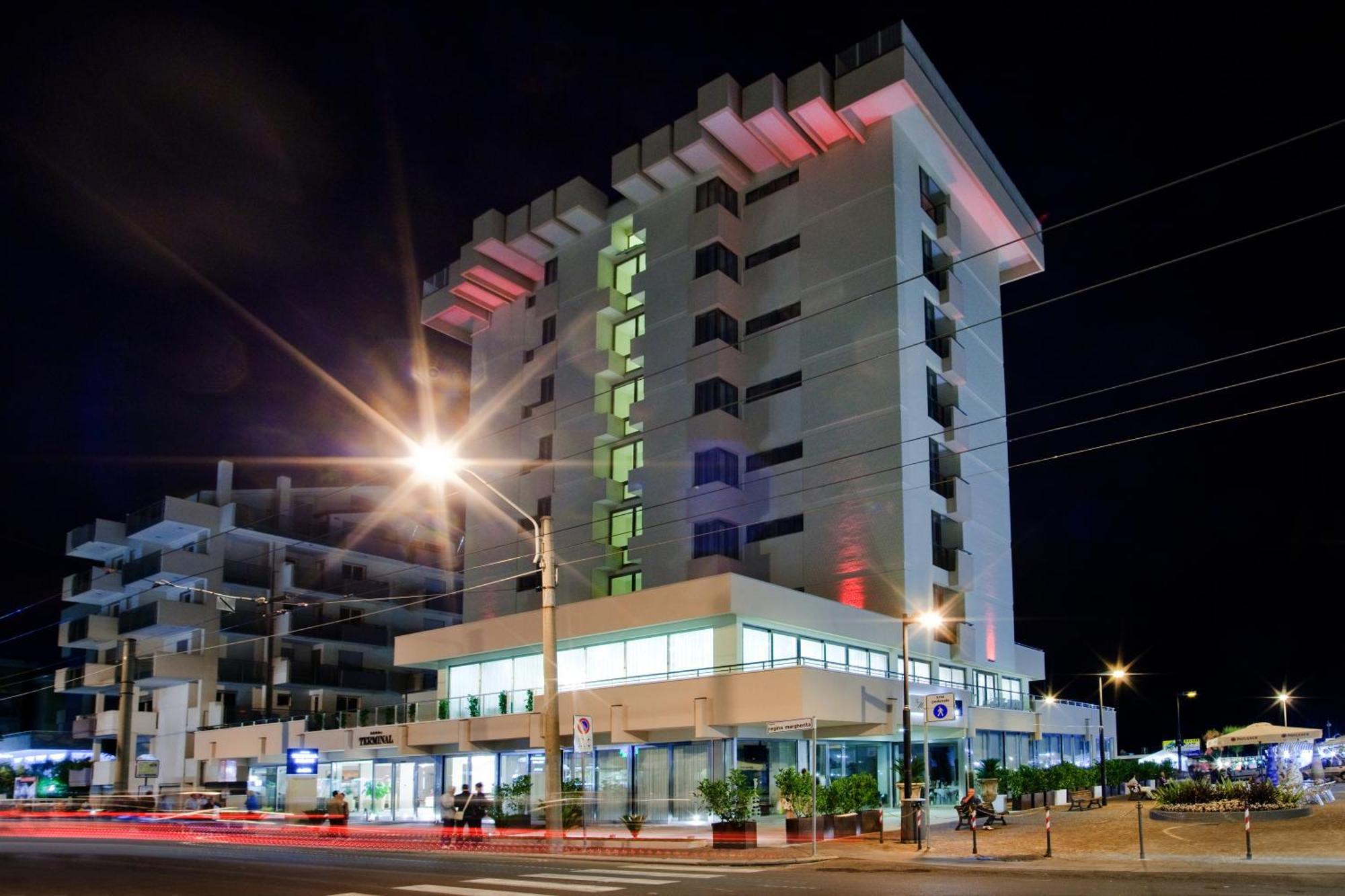 Terminal Palace & Spa Римини Екстериор снимка