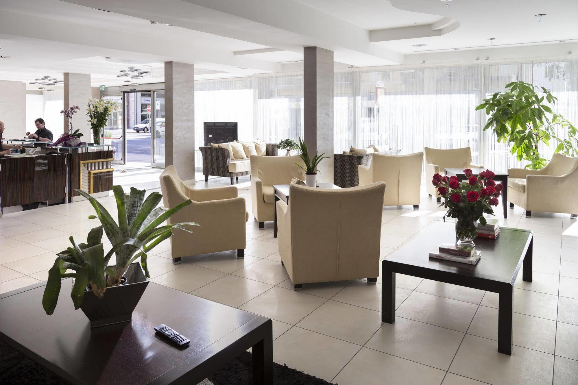 Terminal Palace & Spa Римини Екстериор снимка