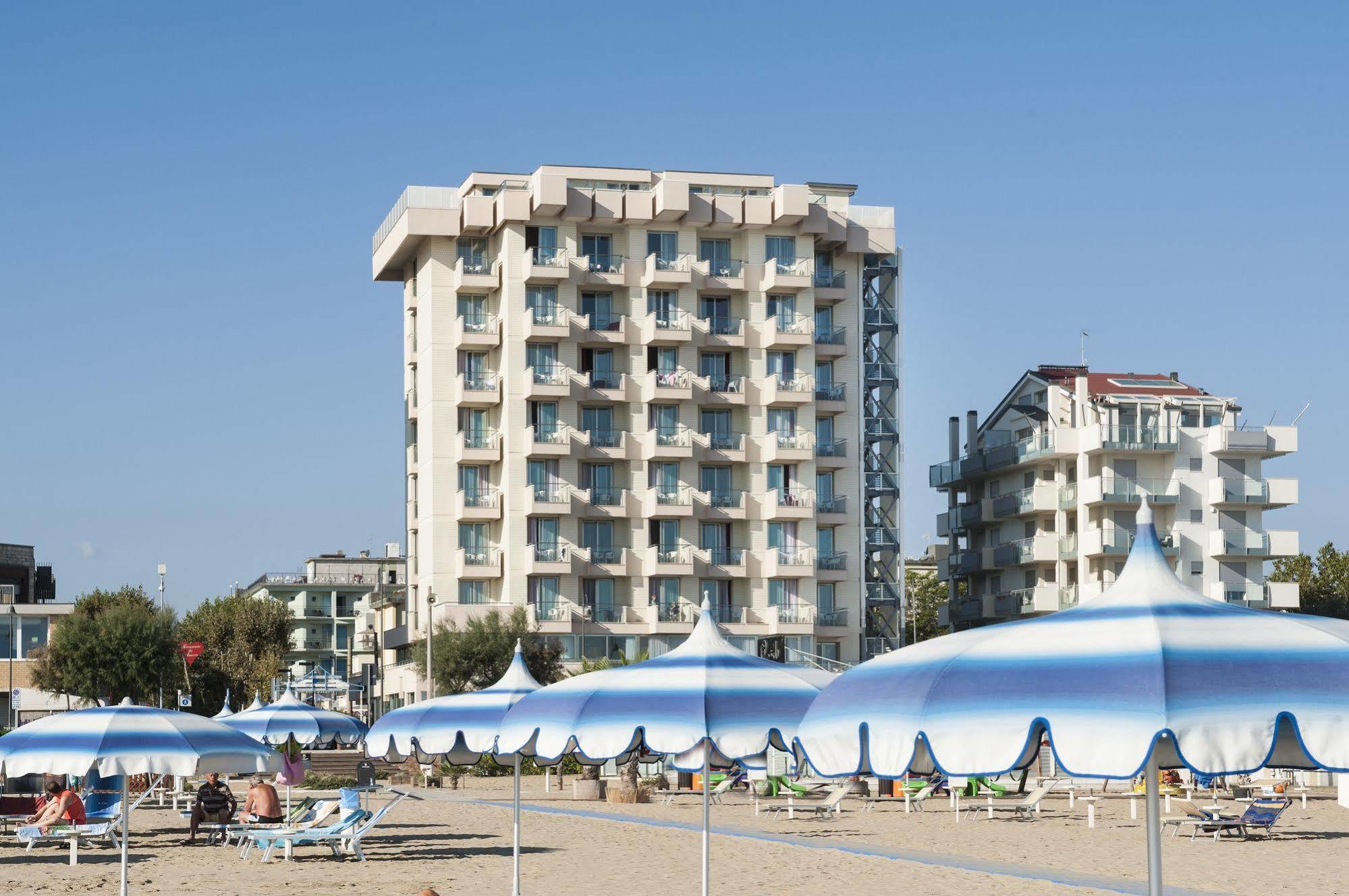 Terminal Palace & Spa Римини Екстериор снимка